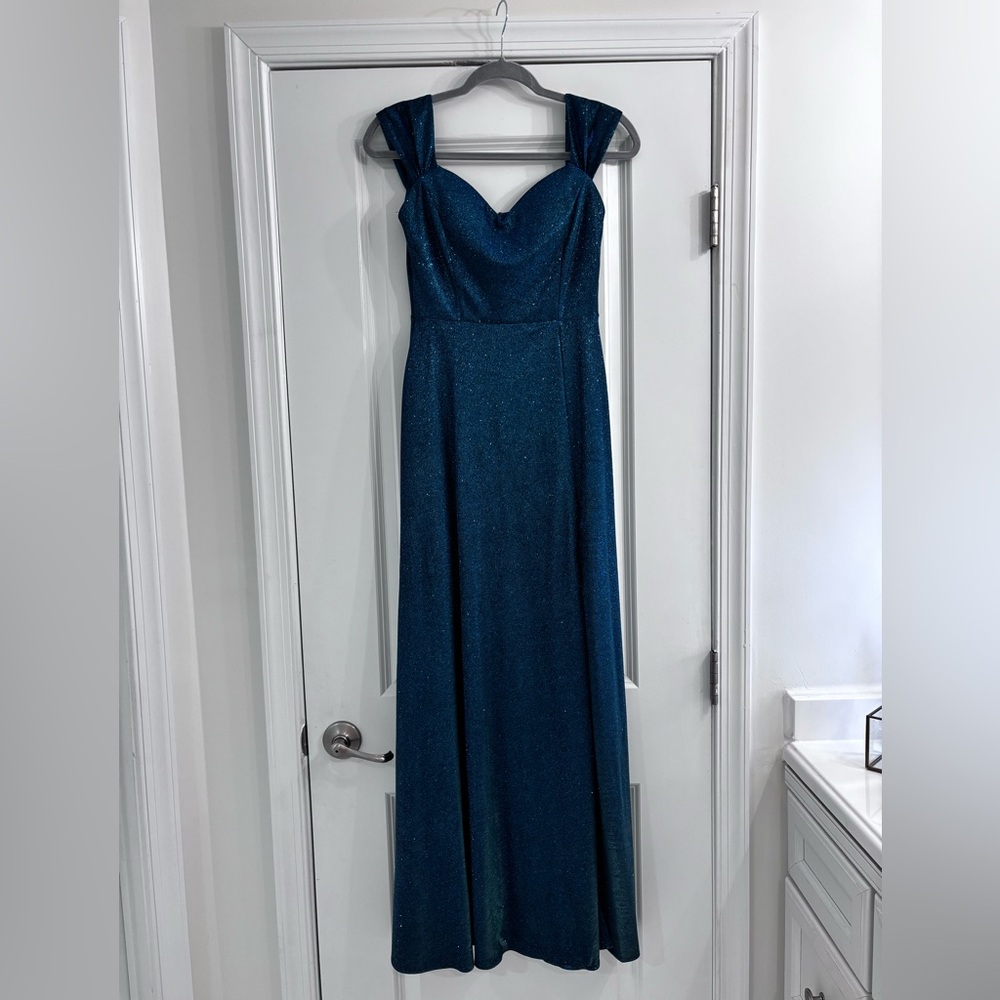 Elegant Blue Evening Gown